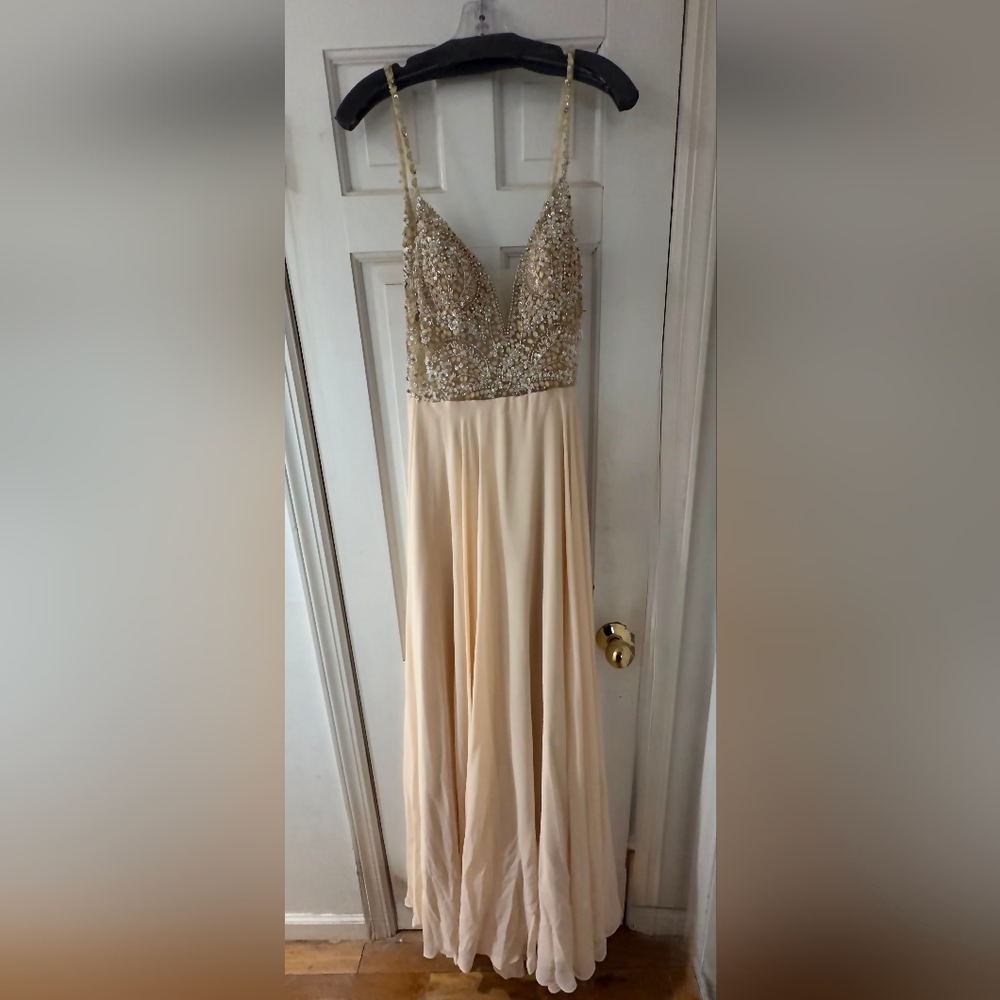 Elegant Beaded Gown with Spaghetti Straps Size 8-10